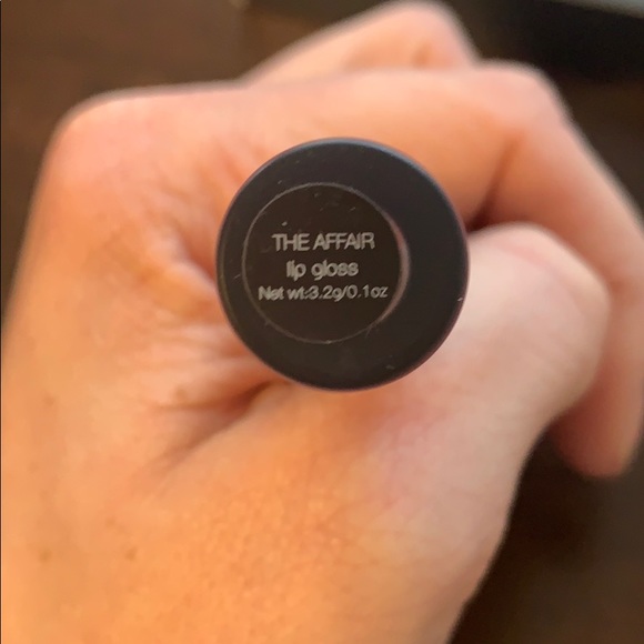 LALA Lipgloss - Picture 2 of 7